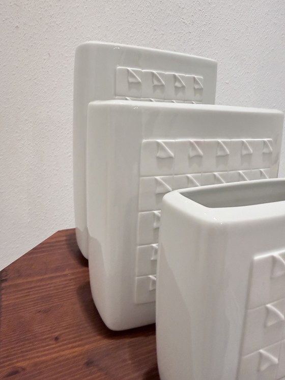 Vintage Hutschenreuther Porcelain Relief Vases – Set of 3 – Top Condition – Hütschenreuter (photo 4 of 11)