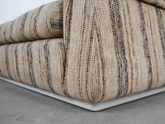 Image 1 of Driezitsbank, Italiaans design, jaren 60, gefabriceerd door Saporiti