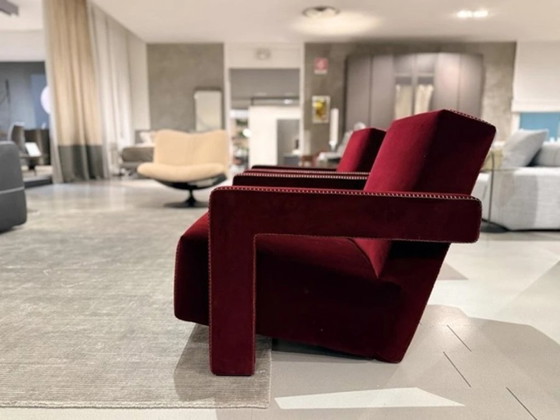Image 1 of 2x Cassina 637 Utrecht fauteuil (nieuw, nooit gebruikt) in Ortigia/Pruimkleurig fluweel met dekenstiksels VERKOCHT voor € 3.250