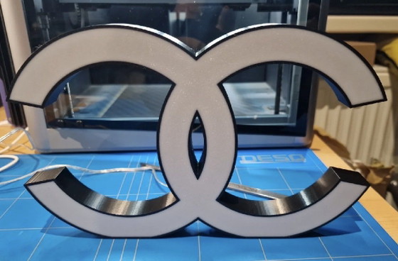 Image 1 of Boîte lumineuse Chanel