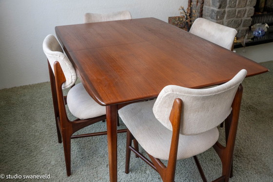 Image 1 of Dining table with 4 chairs from Teeffelen WEBE