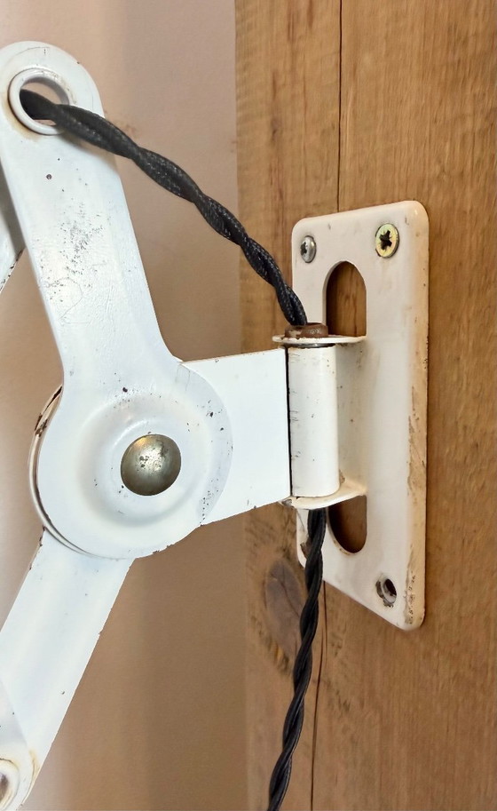 Image 1 of Industriële zwarte geëmailleerde schaarwandlamp, jaren 50