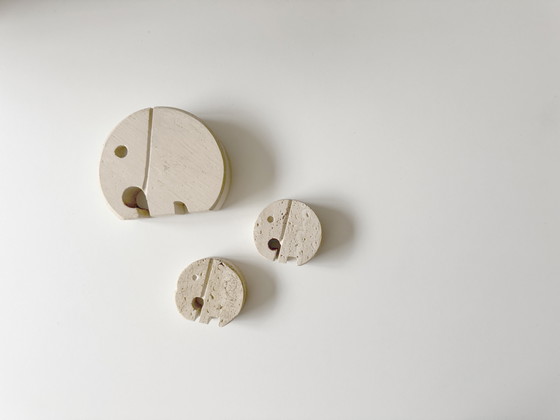 Image 1 of Family with 3 elephants made of travertine