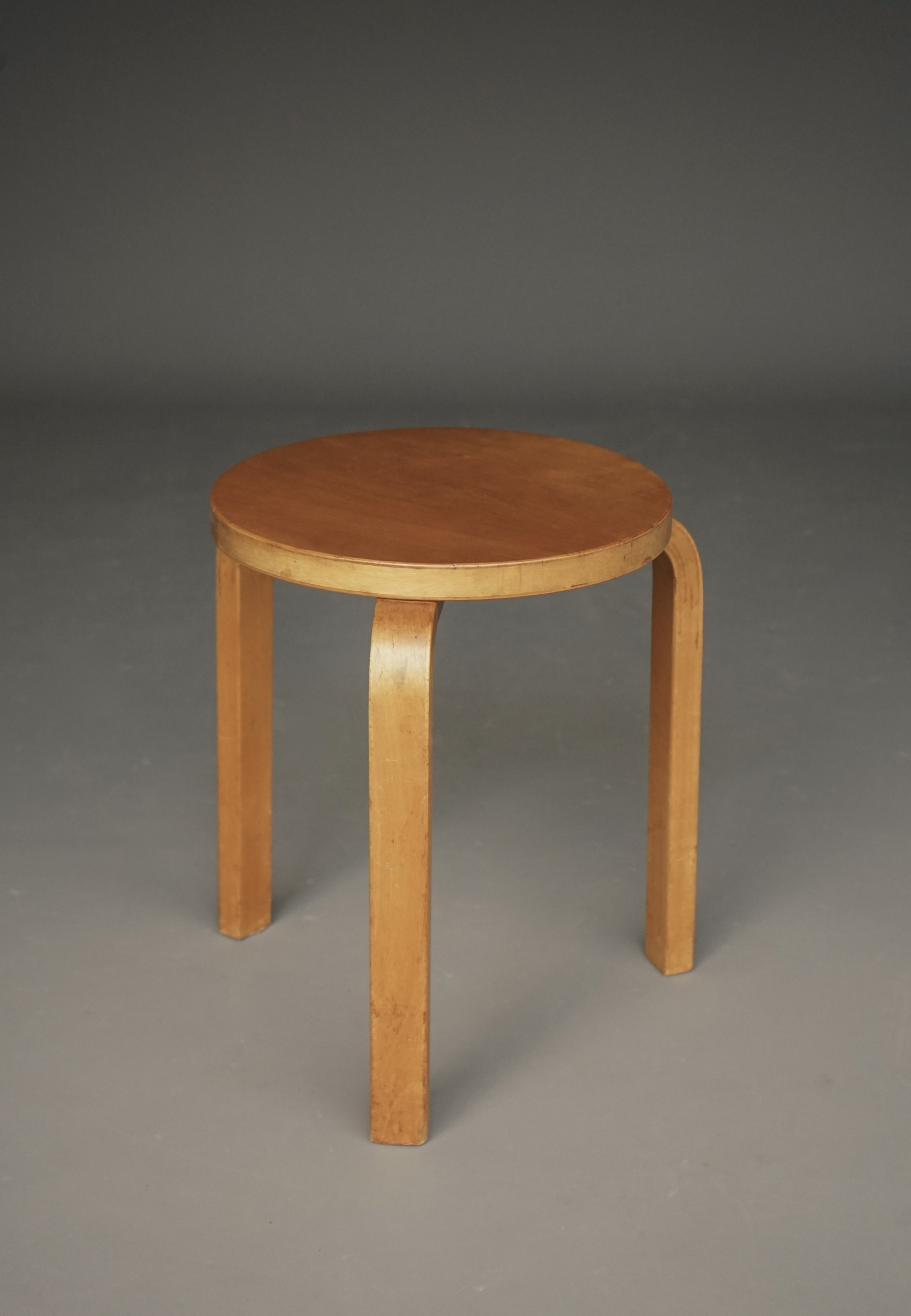 Alvar Aalto model 60 stool for Artek, 1960s | €560 | Whoppah