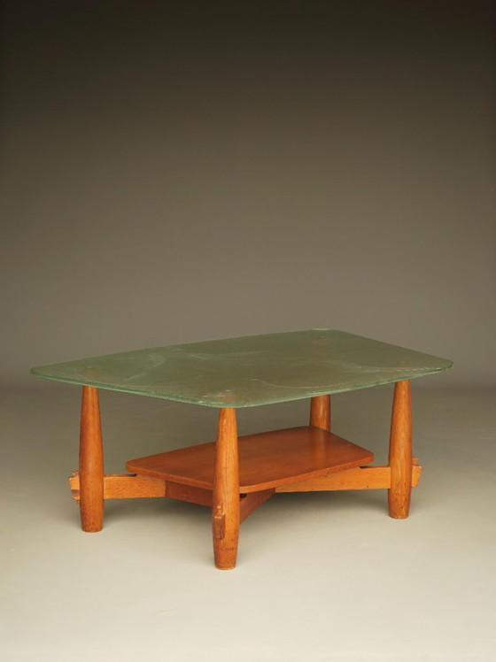 Image 1 of Grote art-deco salontafel met opvallend glazen blad, jaren 1940