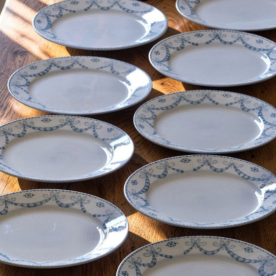 Image 1 of 9 grandi piatti piani antichi in pietra di ferro firmati Sarreguemines Juliana