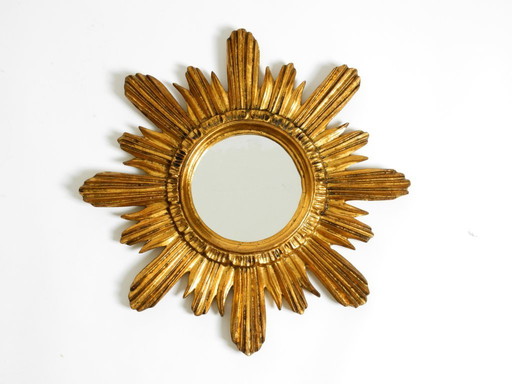 Beautiful Italian Mid-Century Sunburst Wall Mirror Made of Wood and Resin, Gold-Plated