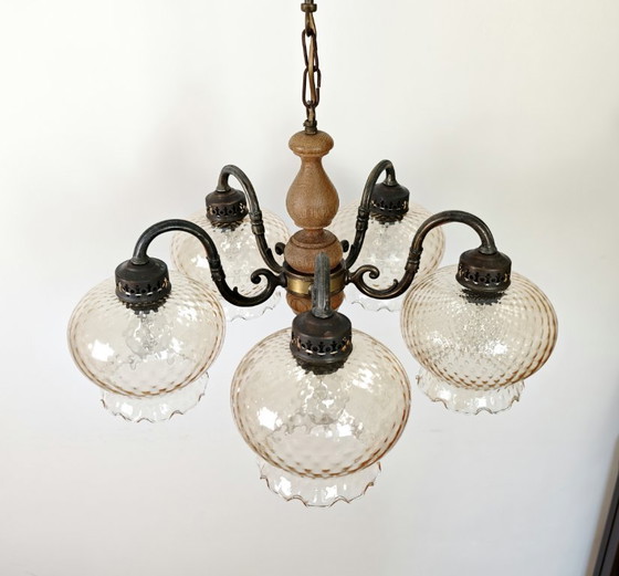 Lustre vintage en laiton à 5 lumières / Abat-jour en verre transparent ondulé style ouragan / Plafonnier (photo 5 of 11)