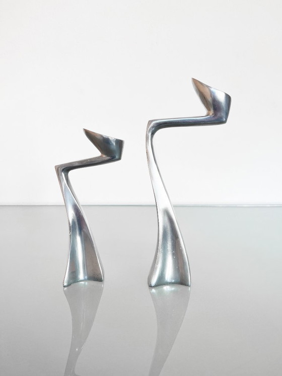 Image 1 of Set di due candelabri a forma di cigno di Matthew Hilton