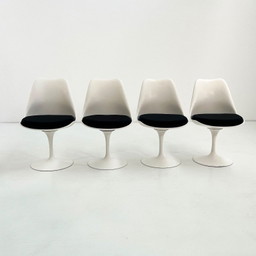 Set di 4 sedie da pranzo girevoli Tulip di Eero Saarinen per Knoll, anni '70.