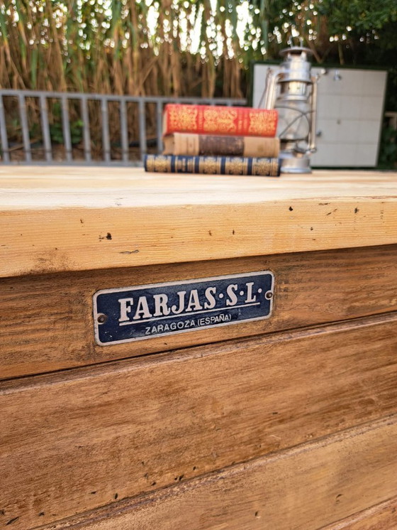 Image 1 of Gerestaureerd kantoormeubilair uit de jaren 50.