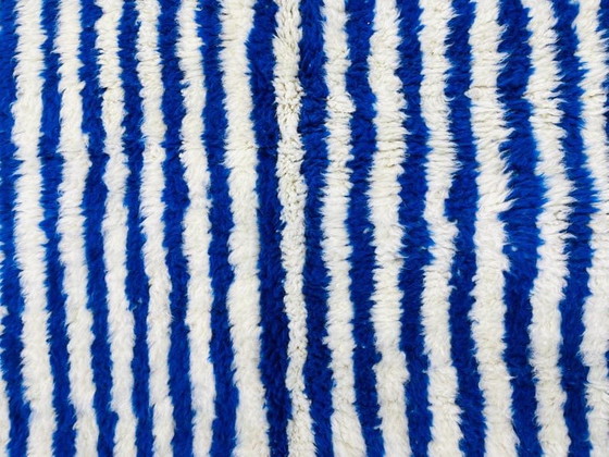 Alfombra bereber hecha a mano, artesanía tradicional, azul y blanco, tamaño 250/350 cm. – Accupunto, Wool (photo 3 of 5)