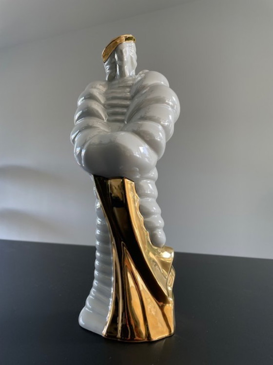 Image 1 of Statue vintage d'une dame au manteau de fourrure – Sanbo Ceramica Valencia (années 1980)