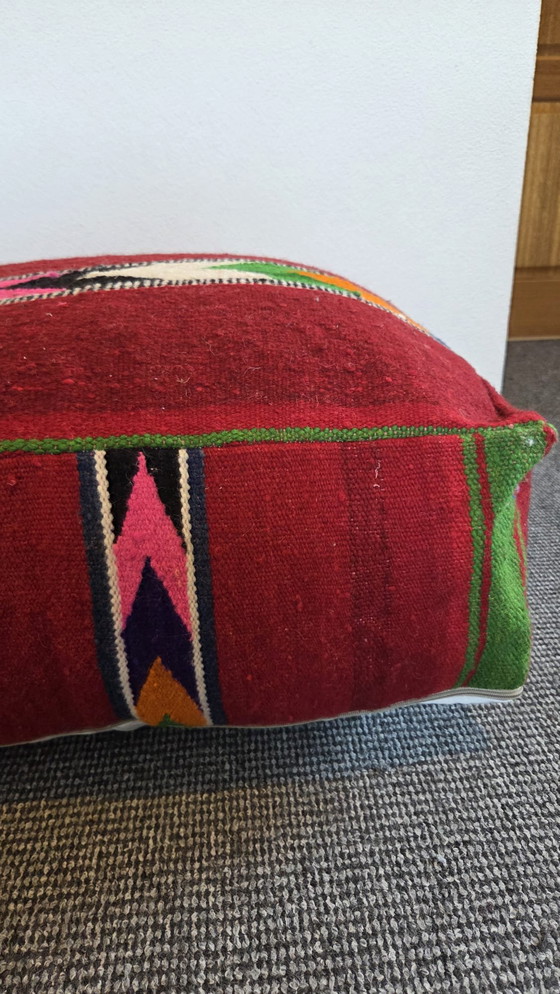 Image 1 of Pouf berbero Kelim vintage color neon