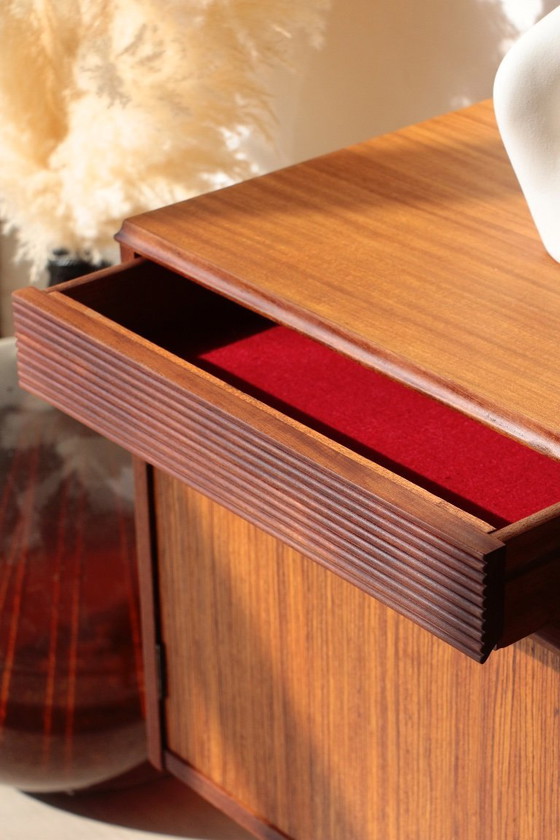 Image 1 of Scandinavisch teakhouten dressoir van Elliots of Newbury