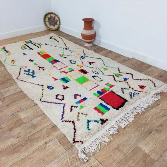 Image 1 of Azilal Berber-kleed, uniek exemplaar – handgeweven van natuurlijke wol (250 × 135 cm)