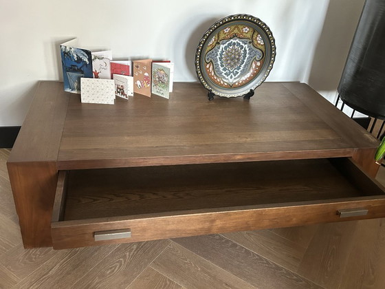 Image 1 of Table basse en noyer