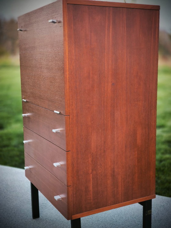 Image 1 of Secretario Pierre Guariche de Meurop