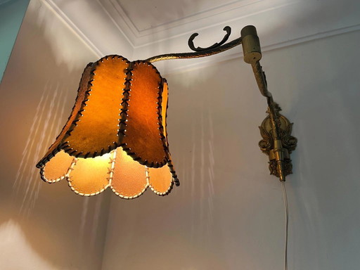 Lámpara de pared vintage de latón con pantalla de cuero, brazo ajustable (32-70 cm), lámpara de lectura de mediados de siglo.