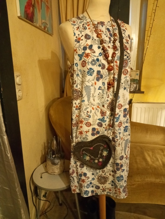 Vintage handtas met hartvormig hart, traditionele Oktoberfest-kostuums – Crossbody tassen, Metal, Textile (photo 3 of 6)