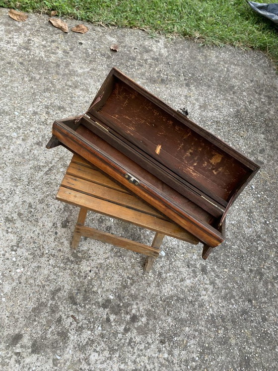 Handbemalter Weinflaschenhalter aus Holz, 2019 – Weinregale (photo 3 of 7)