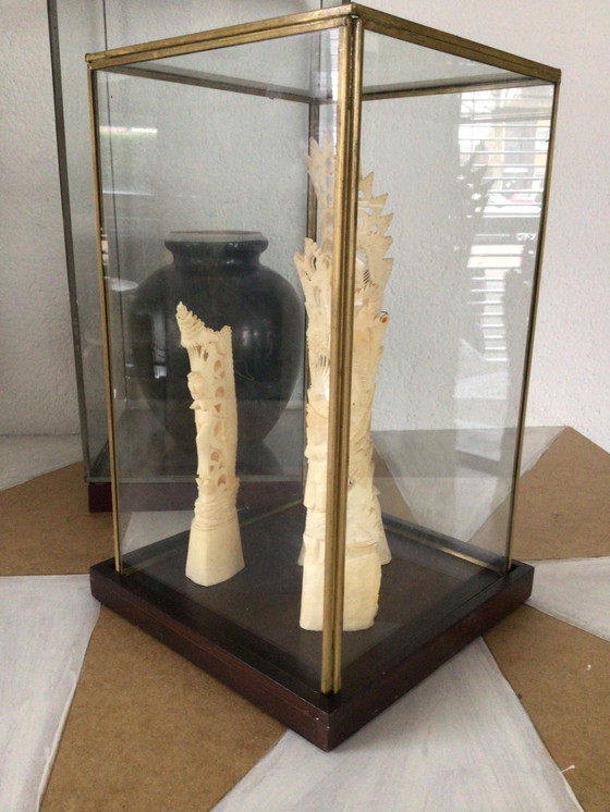 Image 1 of 3 vetrine museali