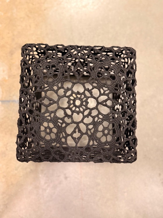 Image 1 of Table d'appoint au crochet de Marcel Wanders - noire
