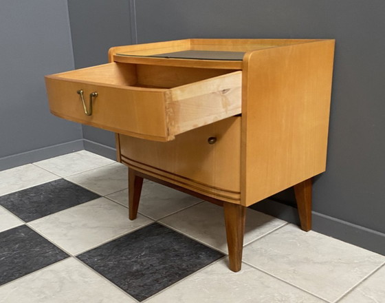 Image 1 of Mobile comodino in legno biondo con piano in vetro