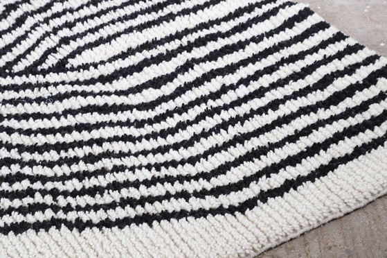 Alfombra bereber tradicional tejida a mano, tamaño 150/250 cm. – Aime Té, Wool (photo 6 of 7)