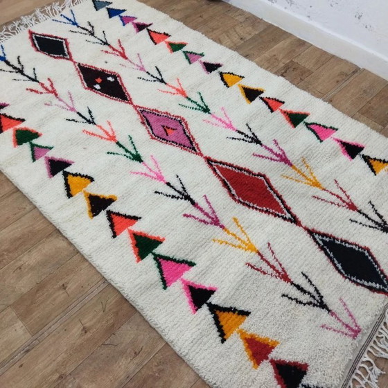 Image 1 of Auténtica alfombra bereber Azilal: 100 % lana natural, tejida a mano (266 × 150 cm)