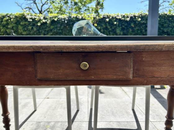 Image 1 of Notenhouten eettafel in boerderijstijl (Frankrijk, jaren 1830) - 6 personen