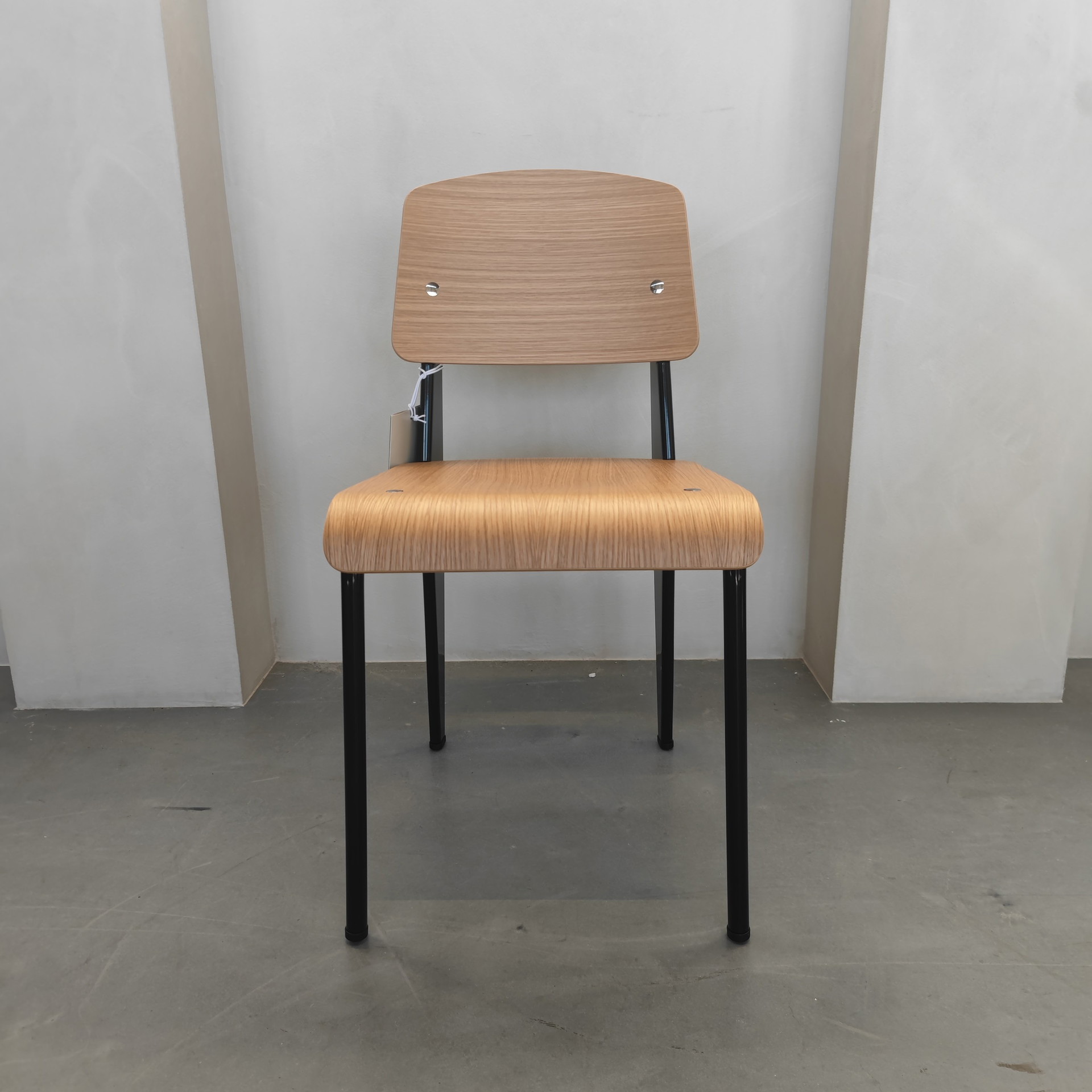 Vitra - Standard Chair - Jean Prouvé - Natural Oak | €850 | Whoppah