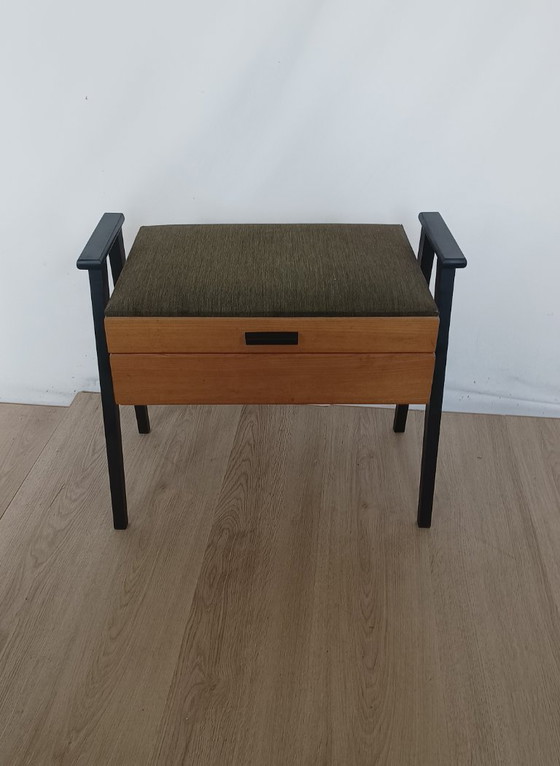 Image 1 of Tabouret des années 1950 avec rangement