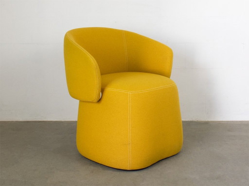 Fauteuil et pouf Haworth Openest, design Patricia Urquiola