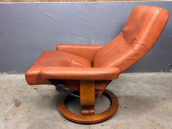 Image 1 of Poltrona girevole Ekornes stressless in pelle marrone 