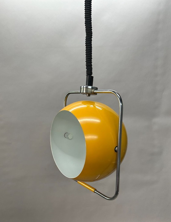Image 1 of GEPO Space Age eyeball hanglamp – geel, jaren ’60