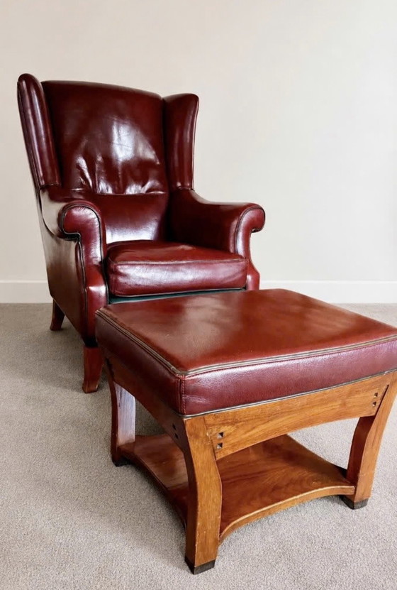 Leder Ohrensessel / Wingback mit Hocker – Bordeaux – Holz (photo 2 of 7)