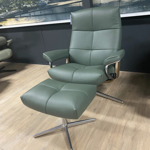 Sillón reclinable grande Stressless David con reposapiés