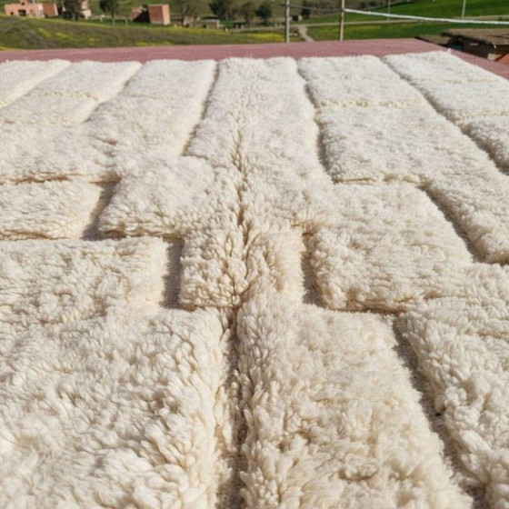 Image 1 of Tapis bérbere marocain en laine naturelle 250cmx250cm 