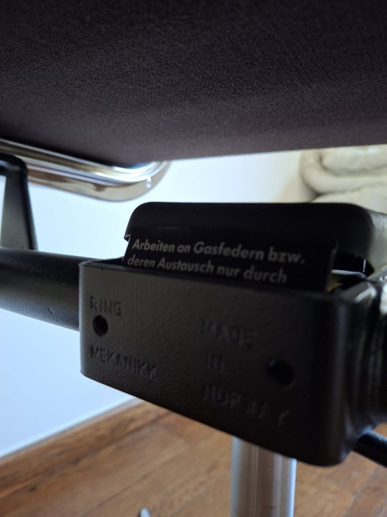 Image 1 of Poltrona Vitra Soft Pad EA 219 in pelle marrone castagna