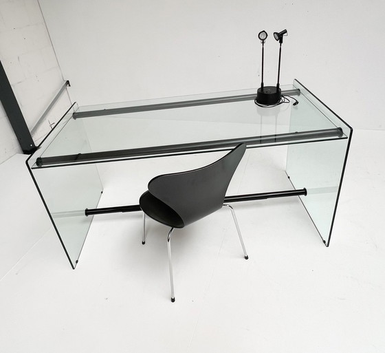 Image 1 of Scrivania in vetro di design larga 152 cm, anni &#39;80