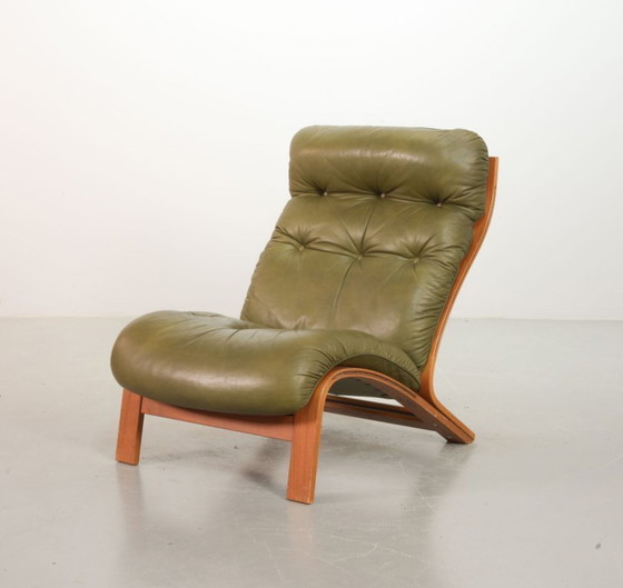 Image 1 of Superbequemes Set aus 2 Rybo Rykken-Ry-Wing-Loungesesseln mit kapitoniertem olivgrünem Leder von Elsa und Nordahl Solheim, 1960e