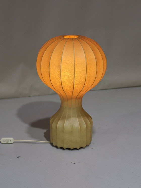 Image 1 of Gatto Kokon Tischleuchte Flos Giacomo Castiglioni Italien