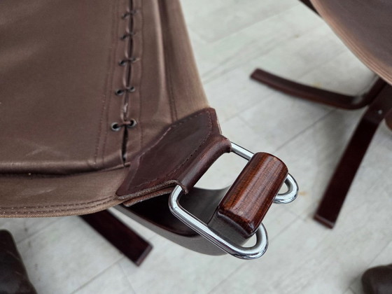 Image 1 of Jaren 70, Noors ontwerp van Sigurd Ressel, loungestoel met voetenbank, model "Falcon".