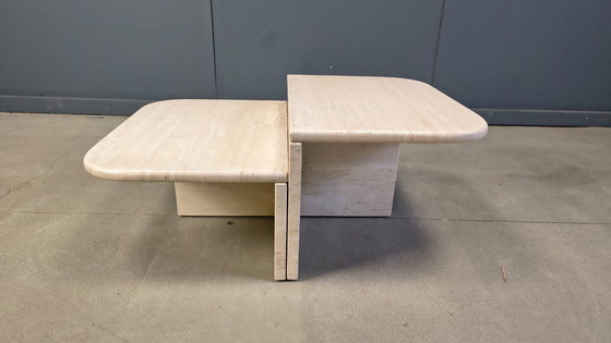 Image 1 of Coppia di tavolini da caffè o tavolini laterali vintage in travertino, anni '70.