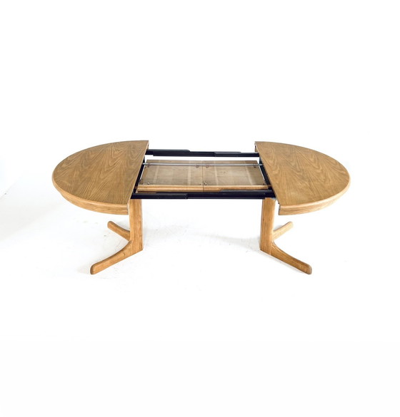 Image 1 of Vintage Extendable Oak Dining Table '60s