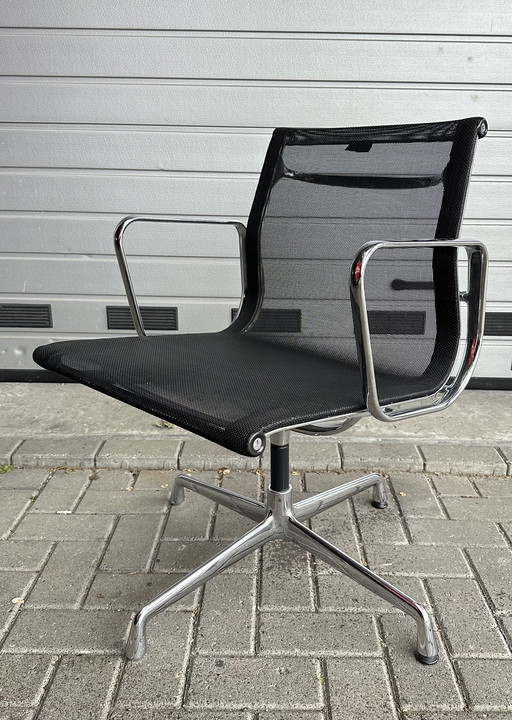 3x Vitra EA 108 design draaistoelen