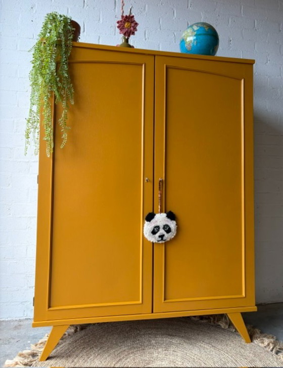 Vintage Mid-Century Wardrobe Restyled – Wood (photo 6 of 14)