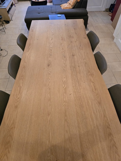 Eiken (fineer) eettafel voor 6-8 personen