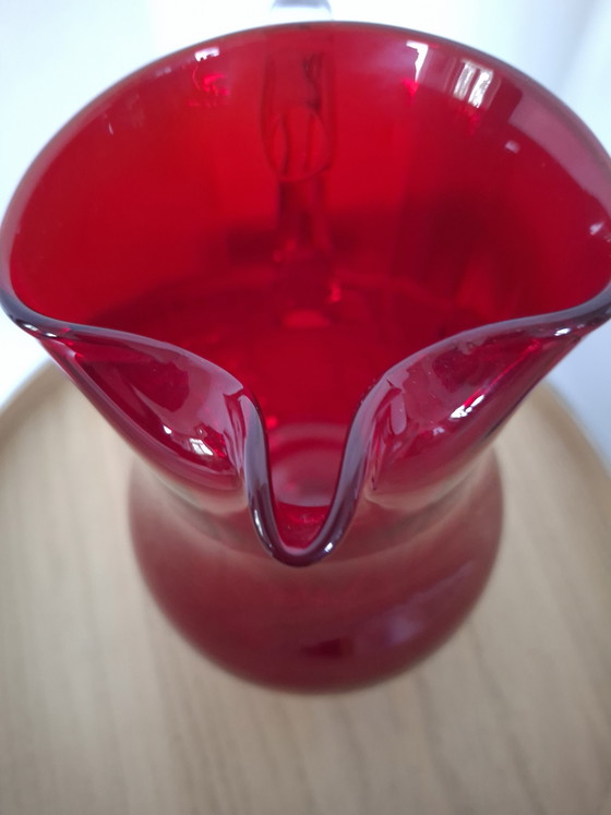 Image 1 of Vintage Mid-Century Robijnrode Kan – Handgeblazen – Monica Bratt-Stijl